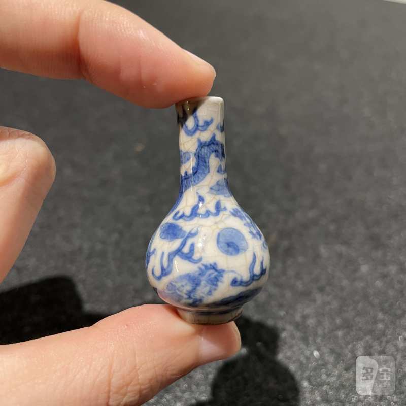 清嘉庆 浆胎青花云龙纹瓶 - 图4